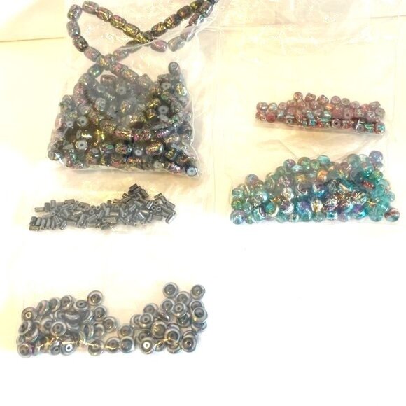 Lot (5) Assorted Iridescent Glass Beads 554 Unique Pieces Craft Jewelry Making - Picture 1 of 7